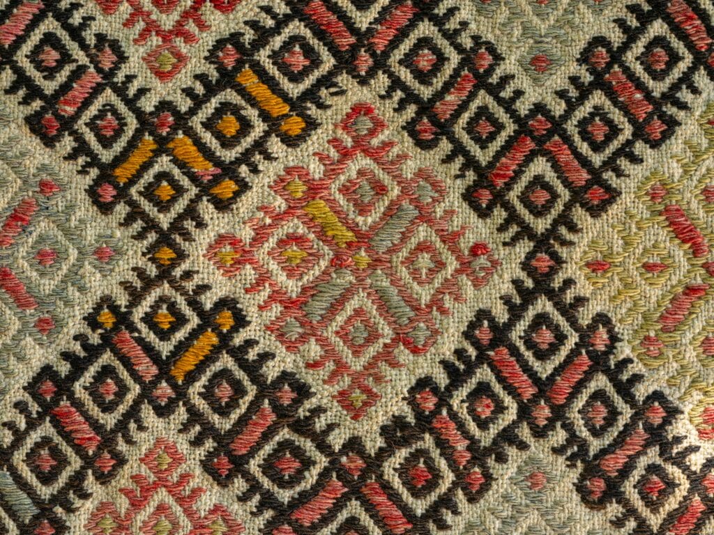 Abstract & Artistic Carpets